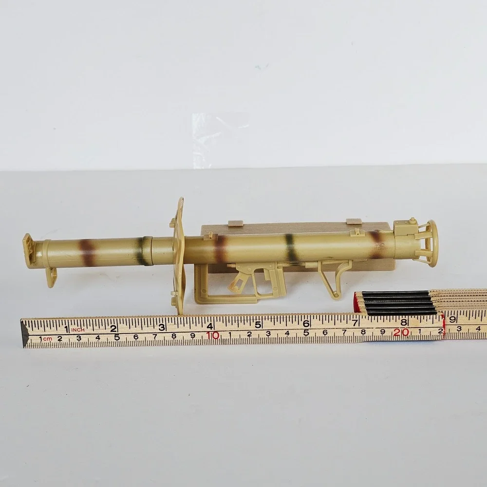 1/6 Scale German Panzerschreck Anti Tank WW II American Bazooka Case Rocket 1453